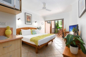 Poolside Villa - Hibiscus 40a